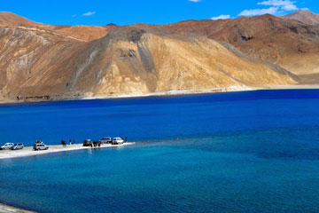 Leh Taxi Service